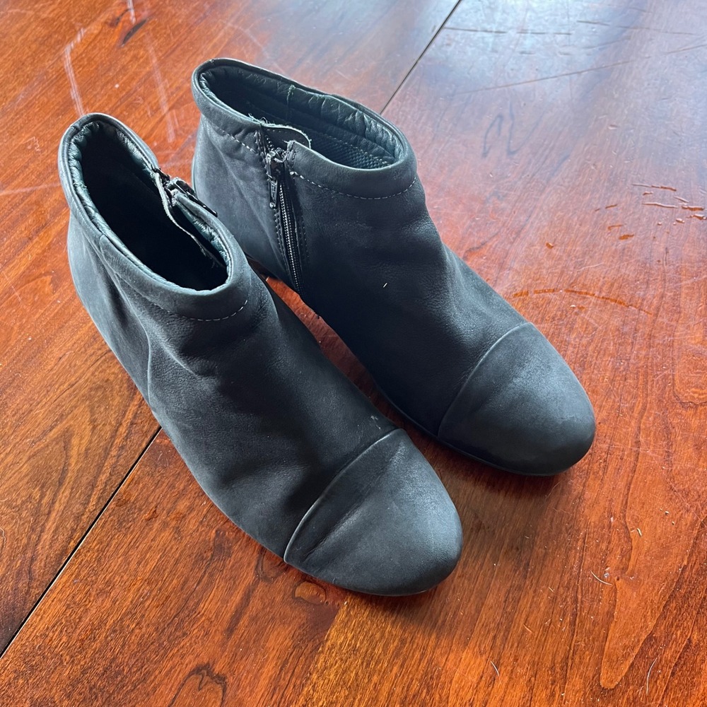 ECCO Sculptured 45 Black Leather Cap Toe Ankle Boots Block Heel EU 37 US 6-6.5